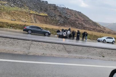 Siirt’te kontrolden çıkan otomobil takla attı: 2 yaralı
