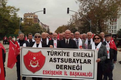 TEMAD Eskişehir İl Başkanlığı üyeleri 29 Ekim geçit töreninde yürüdü
