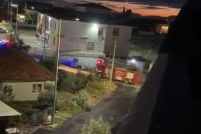Antalya’da iki katlı evin çatısı alevlere teslim oldu
