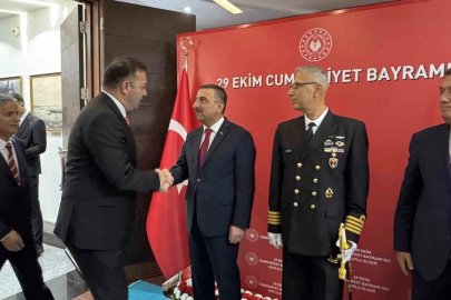 Valilik makamında tebrikat töreni gerçekleşti
