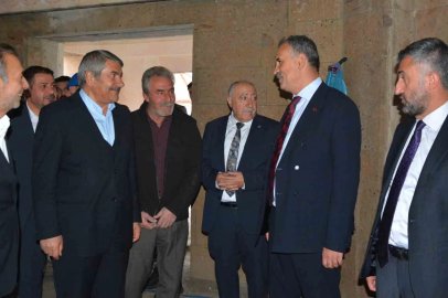 Vali Önder Bozkurt Patnos’ta Seyir Tepesi’ne hayran kaldı
