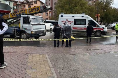 Kamyon yaşlı kadına çarptı: 1 ölü

