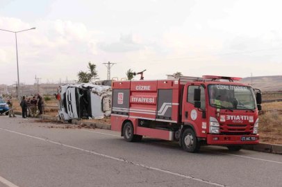 Cizre’de akaryakıt tankeri devrildi, facia ucuz atlatıldı
