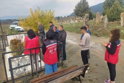 Kahramanmaraş’ta şehitler kabirleri başında dualarla anıldı
