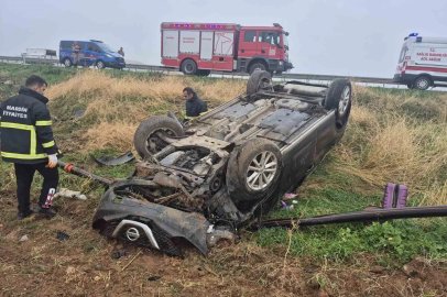Mardin’de otomobil şarampole devrildi: 3 yaralı
