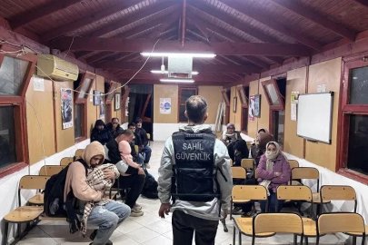 İzmir açıklarında 76 düzensiz göçmen yakalandı
