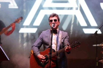 Ayna, Afyonkarahisar’da sevenleriyle buluştu
