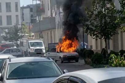 Kahramanmaraş’ta hareketli dakikalar: Seyir halindeki otomobil alev alev yandı
