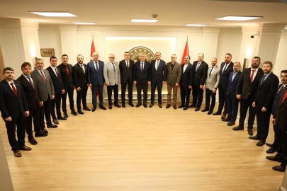 Yeni yönetim Vali Makas ile bir araya geldi
