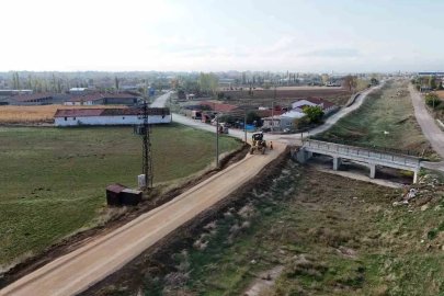 Bolvadin Erkmen Mahallesi’nde üst yapı çalışmaları sürüyor
