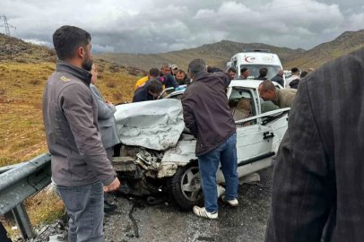 Bitlis’te otomobiller çarpıştı: 5 yaralı
