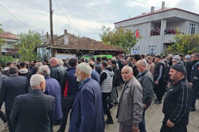 İstanbul’da iş kazasında ölen genç, Samsun’da toprağa verildi
