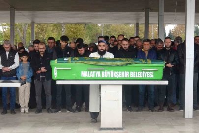 Bisiklet kazasında hayatını kaybeden adliye çalışanı Malatya’da defnedildi
