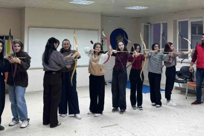 Gençlik Merkezinde okçuluk eğitimleri sürüyor
