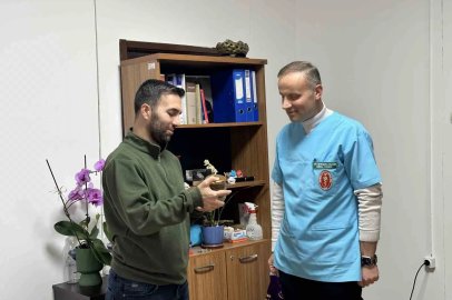 Ölmek üzere olan ineğin boğazından çıkartılan armut, üniversite öğrencilerine anlatılacak

