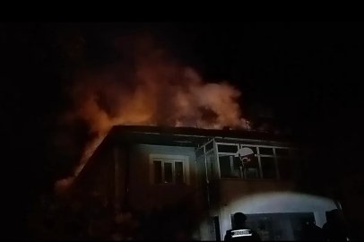 Banyo kazanından çıkan yangında ev kullanılamaz hale geldi

