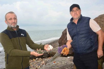Hobilerini mesleğe dönüştüren kuzenler, Türkiye’nin dört bir yanında değerli taş arıyor
