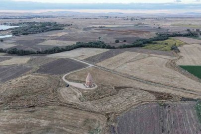 Anadolu Selçuklu Devletinin Turhasan Bey’e yaptırdığı 8 asırlık türbe
